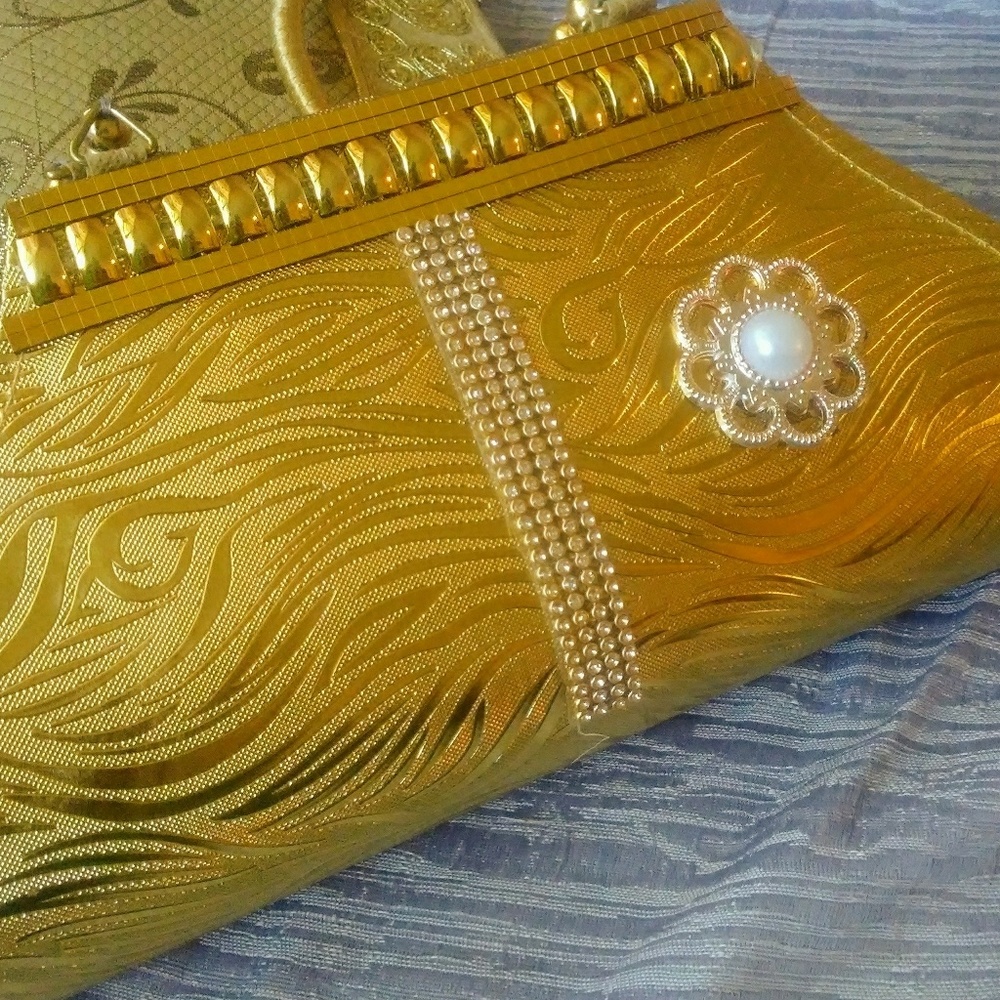 Golden Indian party clutch !